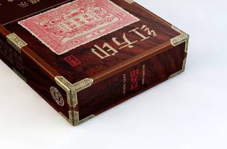 高端1916一条烟批发多少钱节日消费火爆，应接不暇。
