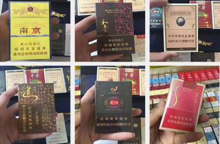 烟草 20元的雨花石烟成为节日消费新宠，物美价廉。